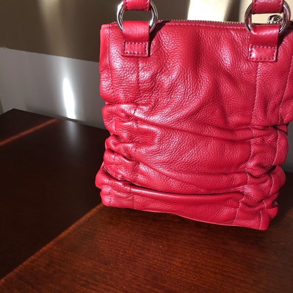 Adjustable cross body! - Picture 3 of 6